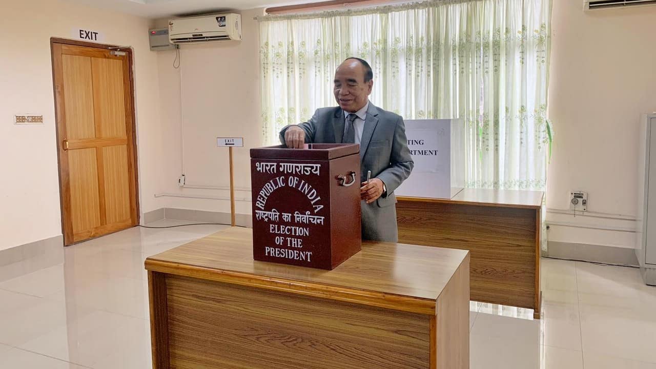 Mizoram CM Zoramthanga casts his vote for the Presidential Elections at Mizoram Legislative Assembly. Seeking to maintain secrecy of voting, the EC has issued a specially designed pen with violet ink to enable voters mark their ballot papers in the presidential poll. (Image: Twitter @airnewsalerts)