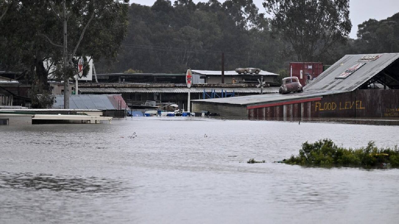 Thousands Evacuate From 'dangerous' Sydney Floods