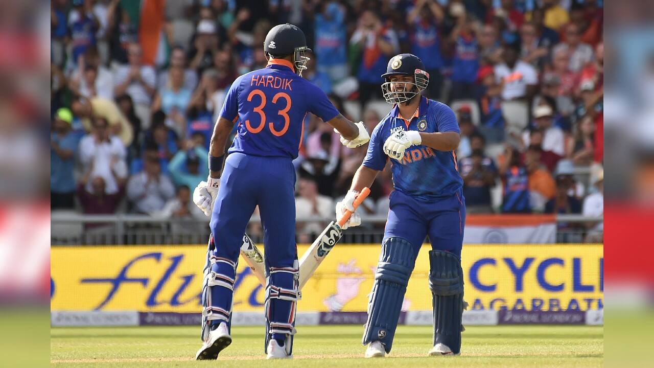 The pair offered chances but grew in confidence with temperatures reaching 30 degrees Celsius. (Image: AP)