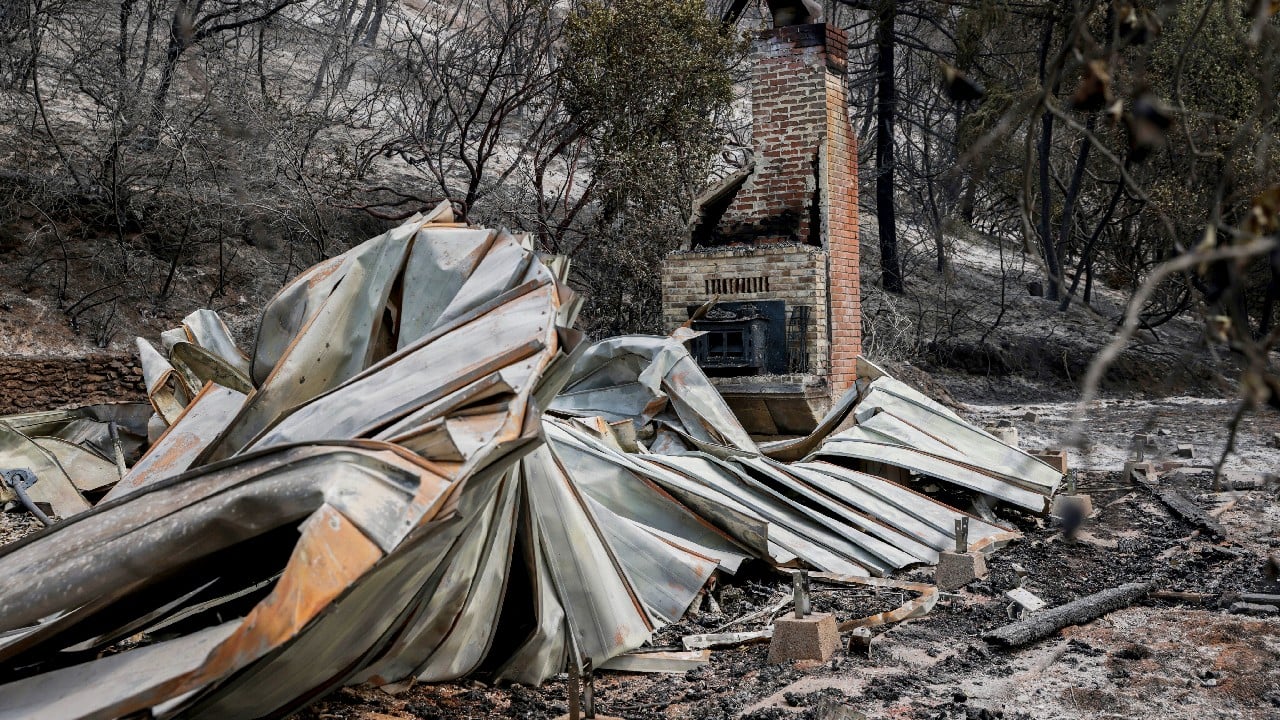 Crews battling the Oak Fire in Mariposa County got a break from increased humidity and lower temperatures as monsoonal moisture moved through the Sierra Nevada foothills, said a report on July 26 night by the California Department of Forestry and Fire Protection, or Cal Fire. (Image: AP)
