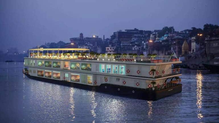Antara Ganges Voyager is well-appointed with luxury suites, restaurants, a bar, and everything you desire on your luxury cruise through an ancient forest network.
