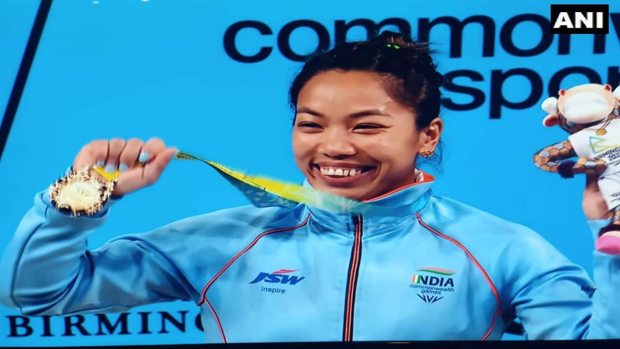 Tokyo Olympics: Mirabai Chanu Breaks Down on Meeting Mother - News18