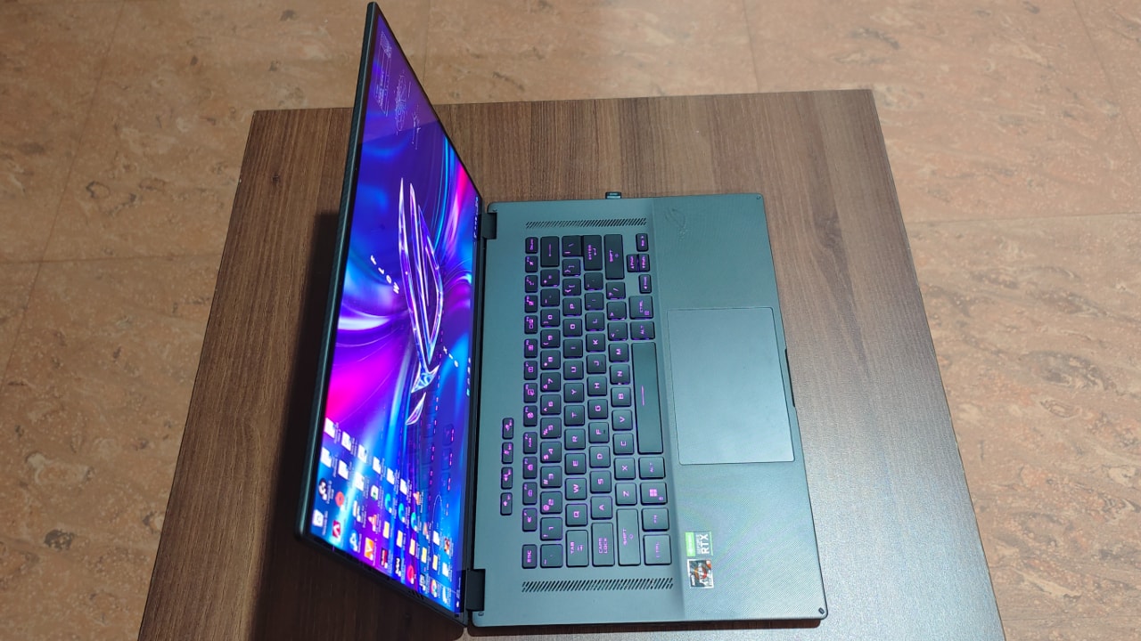 Asus recently dropped new ROG gaming laptops in India. The line-up included the Asus ROG Flow X16, ROG Zephyrus Duo 16, new Zephyrus G14 and G15 models, and a new version of the ROG Flow X13. The Asus ROG Zephyrus Duo 16 features a starting price of Rs 2,49,990, while the ROG Zephyrus G14 and G15 boasts a starting price of Rs 1,46,990 and Rs 1,57,990, respectively. The ROG Flow X16 and Flow X13 start from Rs 1,71,990 and Rs 1,21,990, respectively. The new Asus ROG laptops features AMD Ryzen 6000 series mobile processors and Nvidia’s GeForce RTX graphics. Check out our review of the ROG Flow X16 here. 