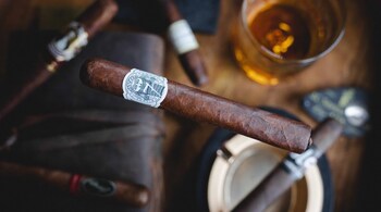 An El Septimo Gilgamesh cigar.