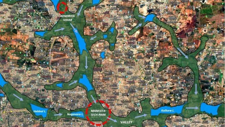 A map showing Hebbal valley in Bengaluru. We are building right in the middle of valleys. Read Tweets below to see how the areas marked in red were affected. (Credit: Raj Bhagat)