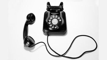 If vinyl turn tables can be retro-cool, why not the landline? (Representational image: Quino-al via Unsplash)