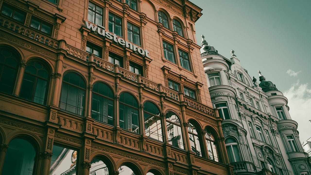 8. Vienna, Austria | Beauty score: 75.8 percent | Austria&rsquo;s capital Vienna is rich in architectural ensembles, including Baroque palaces and gardens, grand buildings, monuments and parks. (Image: Pixabay)