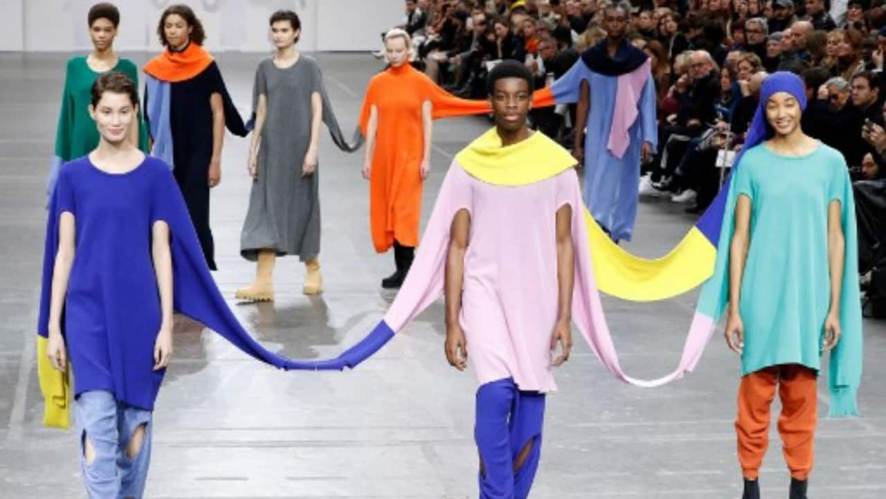 Japanese fashion designer Issey Miyake dies of cancer. His designs in pics