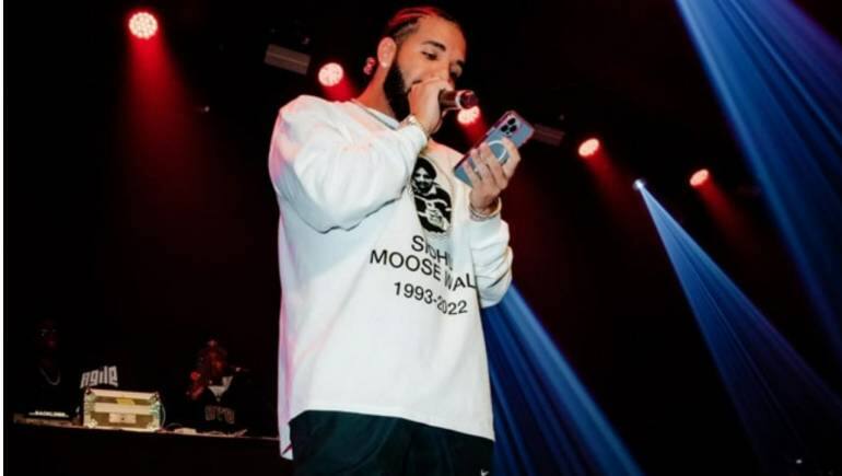 Rapper-singer Drake launches T-shirts in memory of late Sidhu Moosewala,  says 'We celebrate your life