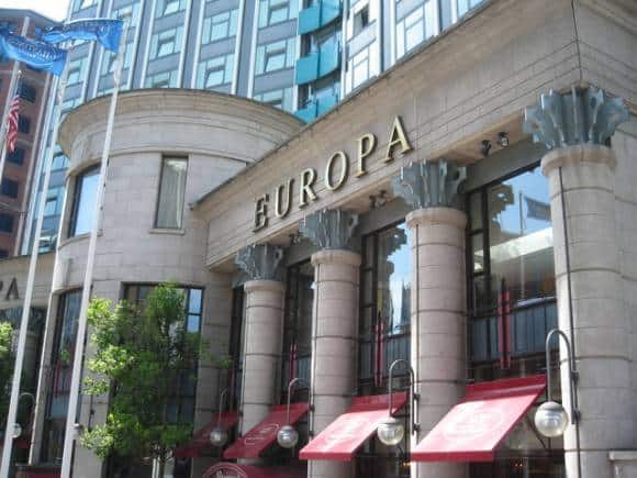 Europa Hotel Belfast by Puffer (Image via Wikimedia Commons 2.0)