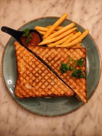 Breakfast at Bunaphile (Photo by Kamalika Mukherjee)