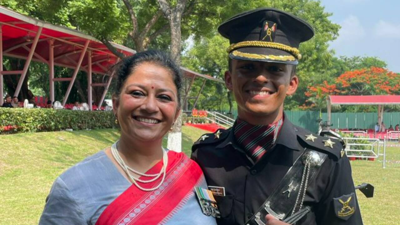 Mother-son commissioned from the same military academy 27 years apart
