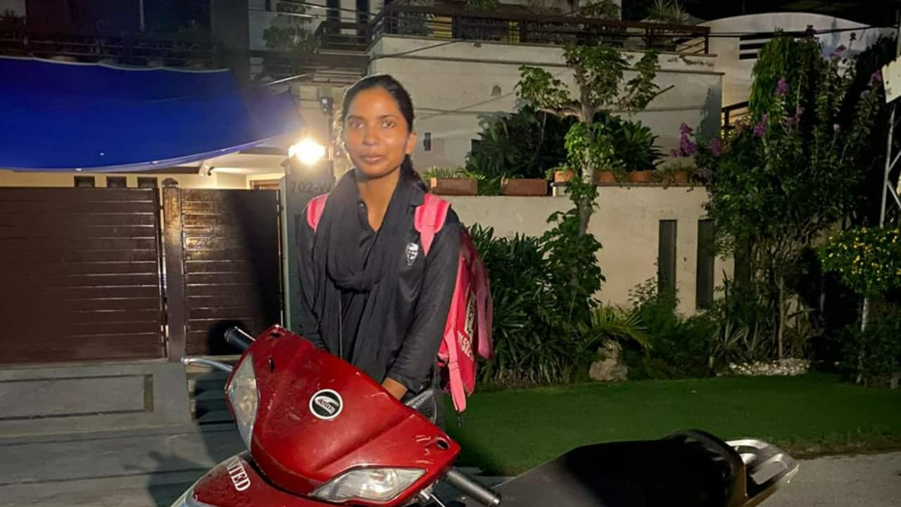 Fashion student by day, KFC rider by night: This Pak woman’s story is viral