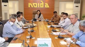 The CEO on August 6 chaired a meeting of CBRI, Supertech, Edifice Engineering (the firm hired by Supertech to demolish the Twin Towers), Jet Demolition, GAIL, the fire department, and Uttar Pradesh Pollution Control Board (UPPCB) to discuss the progress and resolve pressing issues.