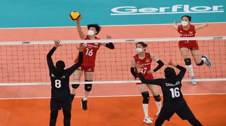 Chinese volleyball team play match with masks on, internet users ...