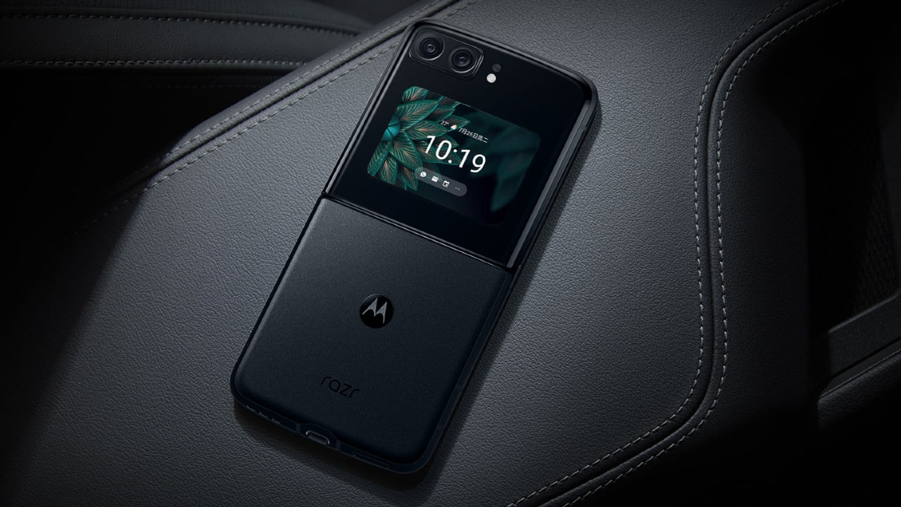 Most Improved Smartphone | Moto Razr 2022 | The Moto Razr Flip smartphone has taken a severe beating from Samsung’s Galaxy Z Flip line. However, with the latest edition of the Moto Razr, the Lenovo-owned brand finally looks to be closing the gap against Samsung’s flip smartphones. The Moto Razr 2022 finally received the flagship chipset treatment, an improved camera system packed with new hardware, better battery life, more functionality, and an updated display. For the first time since its relaunch in 2019, the Moto Razr 2022 feels like it can compete with the Galaxy Z Flip 4 (Review). 