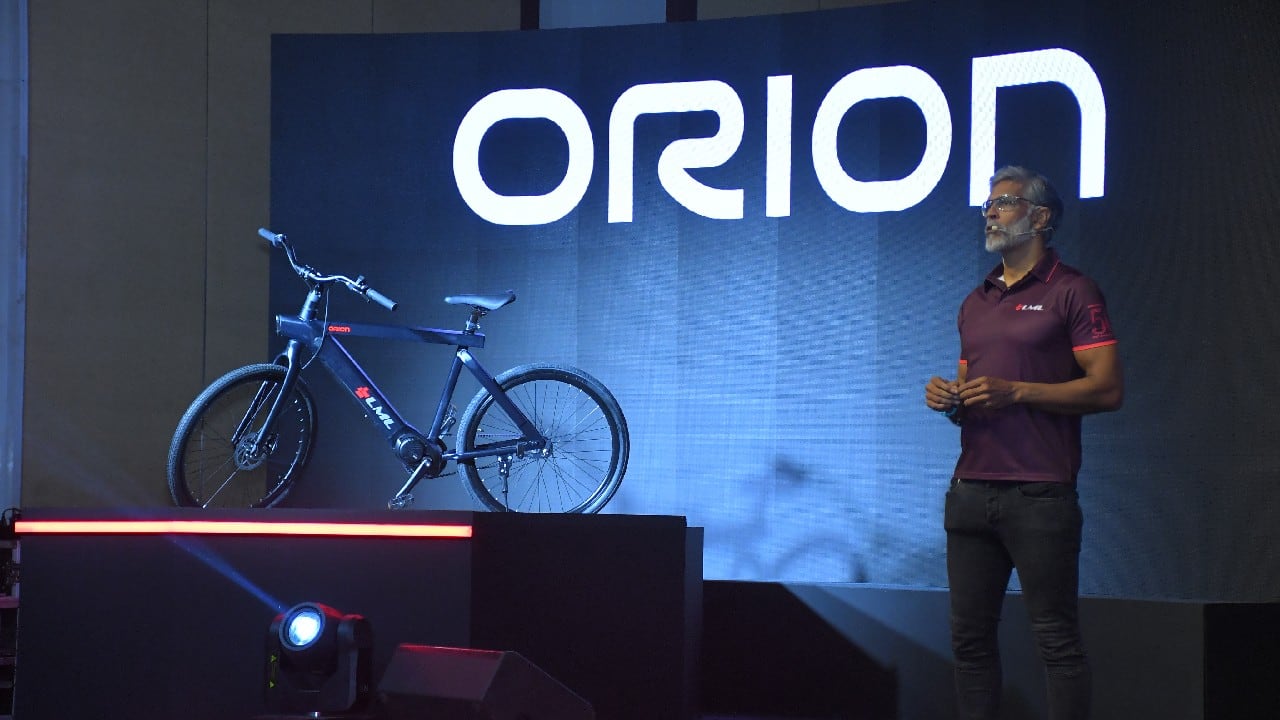 Orion's name is derived from the Greek term meaning constellation known as hunter as suggested by its name. The Orion gets a Hydroformed 6061 Alloy frame which gives it that light yet agile frame. Other features Orion's loaded with are - haptic feedback which lends a responsive, more engrossing ride, inbuilt GPS with predictive route sensors, IP67 battery for all weather safety, tilted Butterfly handlebars for added comfort in city riding posture, and many more.