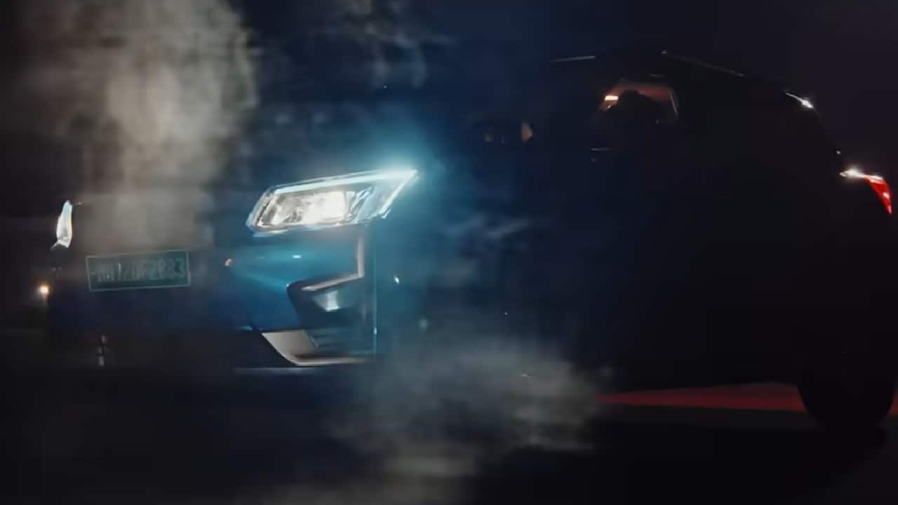 Features | As for features, we can expect an updated infotainment system that shows more EV- specific data. We could see an 8-inch infotainment screen as well as a digital instrument cluster. The XUV400 could also see the implementation of Advanced Driver Assistance Systems (ADAS) for added safety. The Mahindra XUV700 already comes with ADAS, so implementing it into the EV shouldn’t be much trouble. This could further give it an edge over the Tata Nexon EV. (Video grab: Mahindra Electric Automobile) Features | As for features, we can expect an updated infotainment system that shows more EV- specific data. We could see an 8-inch infotainment screen as well as a digital instrument cluster. The XUV400 could also see the implementation of Advanced Driver Assistance Systems (ADAS) for added safety. The Mahindra XUV700 already comes with ADAS, so implementing it into the EV shouldn’t be much trouble. This could further give it an edge over the Tata Nexon EV. (Video grab: Mahindra Electric Automobile)