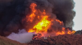 California wildfires erupted on August 31 in rural areas, racing through bone-dry brush and prompting evacuations as the state sweltered under a heat wave that could last through Labor Day. (Source: AP)