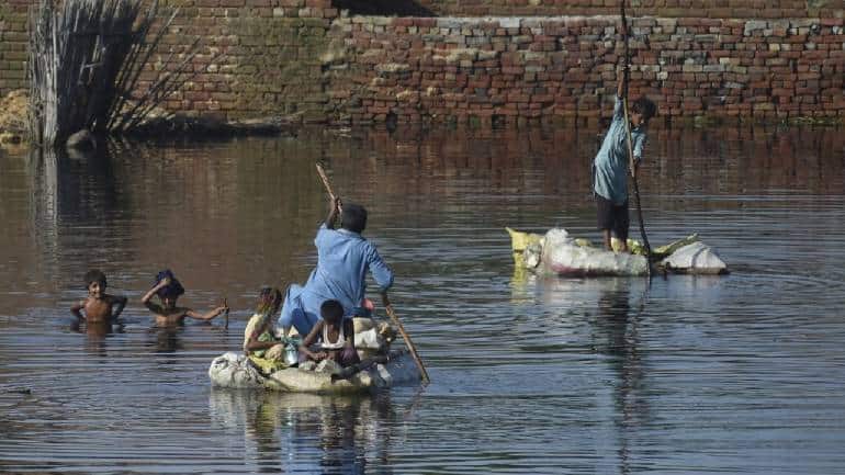 Heavy monsoon rains return to Pakistan a year after deadly floods