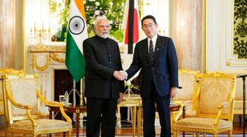 Narendra Modi with Japanese Prime Minister Fumio Kishida