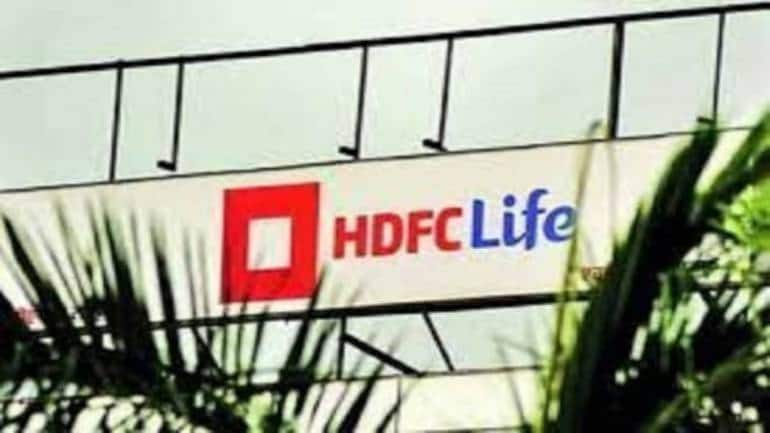 HDFC Life breaks out of consolidation, signals accumulation