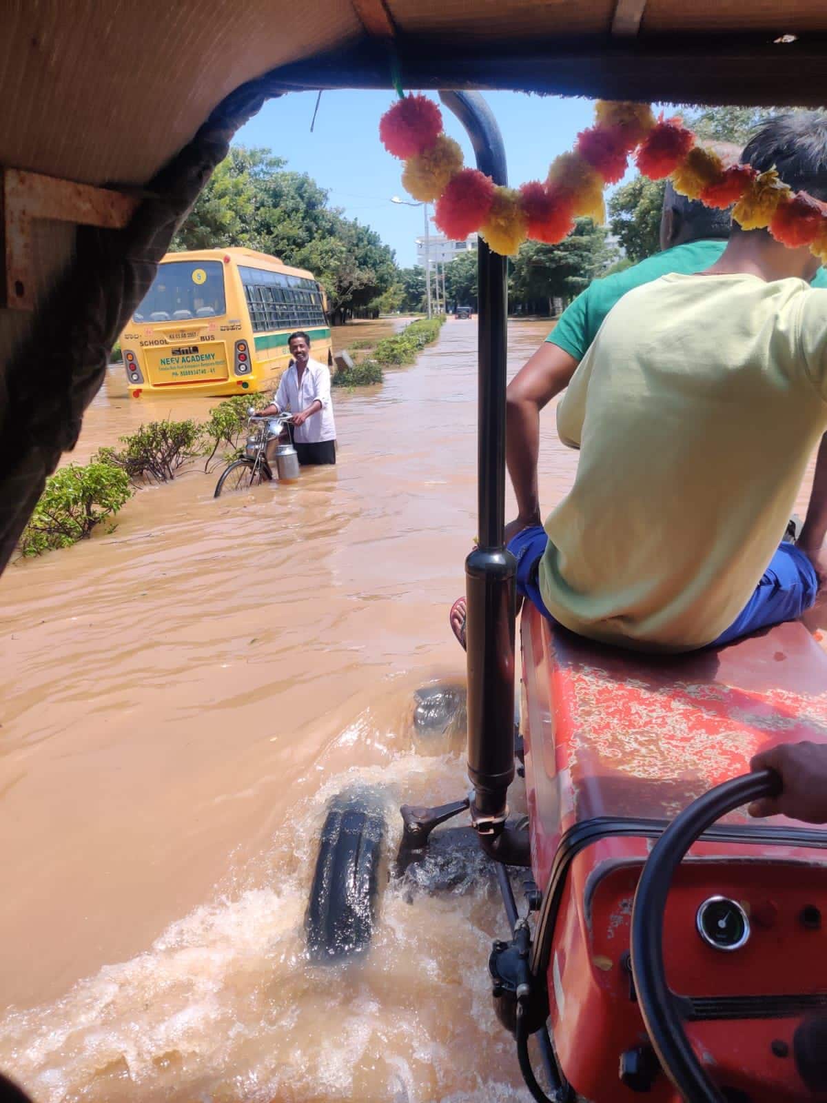 A tractor at work rescuing people near Yemalur signal