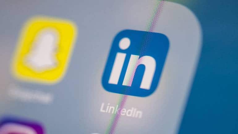 LinkedIn can now enhance your profile with AI