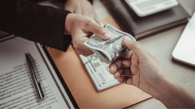 Centre directs banks, civic bodies to work in tandem on scheme for loans to street vendors Centre directs banks, civic bodies to work in tandem on scheme for loans to street vendors