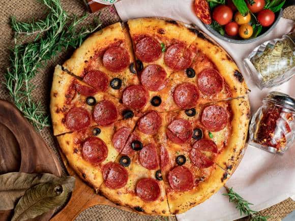 Spicy Pepperoni Pizza at The Game Ranch, Mumbai.