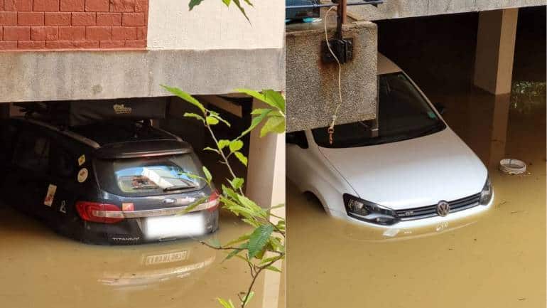 Flooded cars in Bengaluru (Credit: