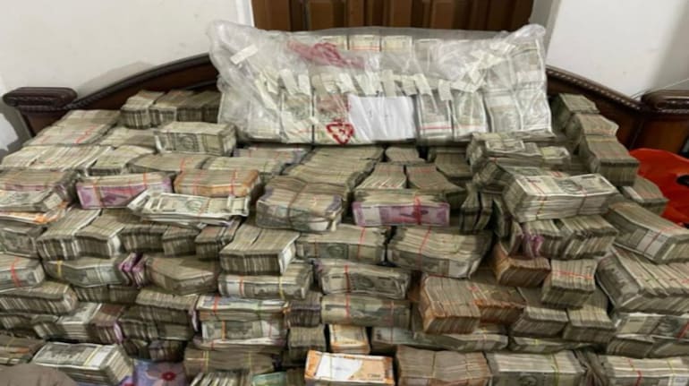 App fraud accused Amir Khan sent to police custody :ED seized Rs 17.32 crore in cash, App fraud accused Amir Khan sent to police custody :ED seized Rs 17.32 crore in cash,