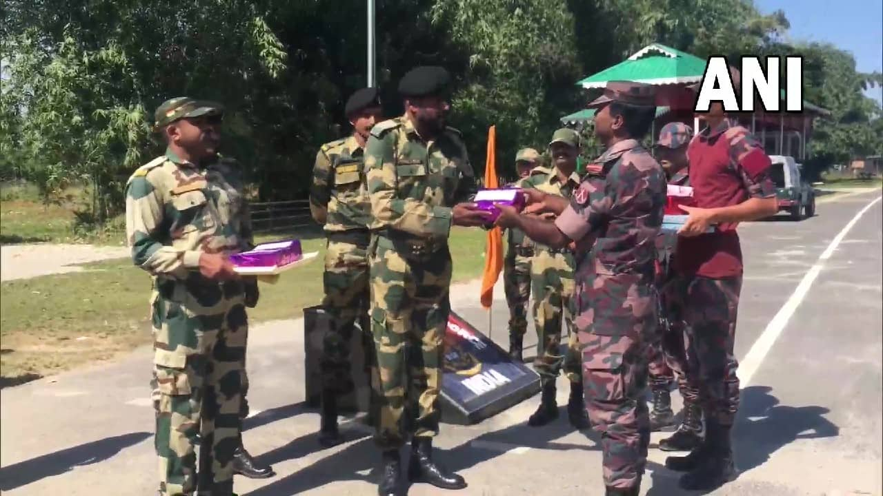 Diwali Celebrations | BSF Exchange Sweets With Pak Rangers, Border ...