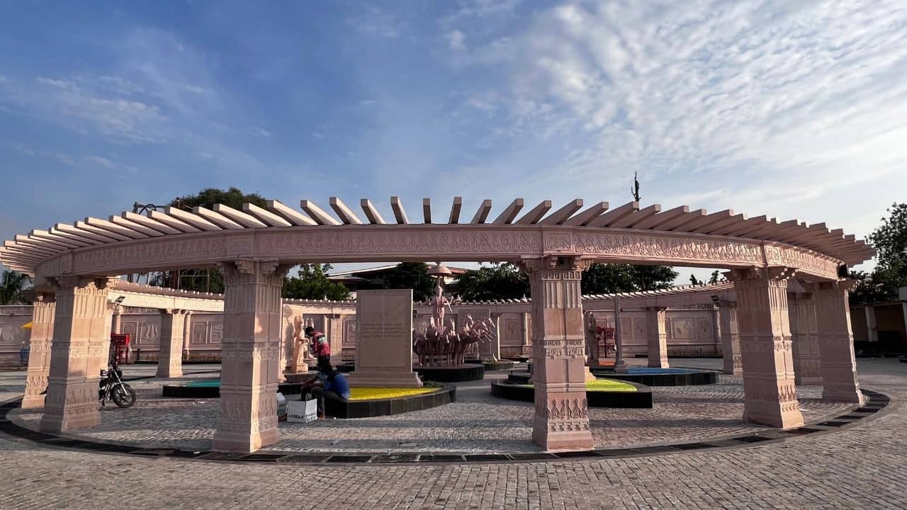 The mural wall along the Path is based on Shiva Purana stories such as the Act of creation, Birth of Ganesh, Story of Sati and Daksha among others. (Image: PIB)