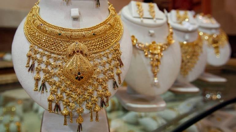 Gold, jewellery sales glitter during Dhanteras; higher footfall after  India-Pakistan match