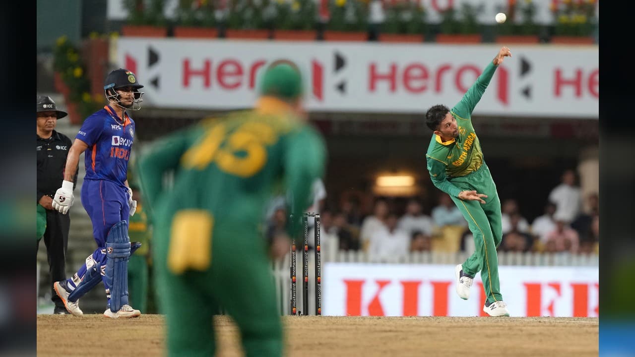 “We didn’t expect dew to be such a factor here and that’s why we had opted to bat. We thought the track would get slower and lower,&quot; stand-in skipper Keshav Maharaj said. &quot;But it got easier to bat after the 30th over due to the dew.” (Image: AP)