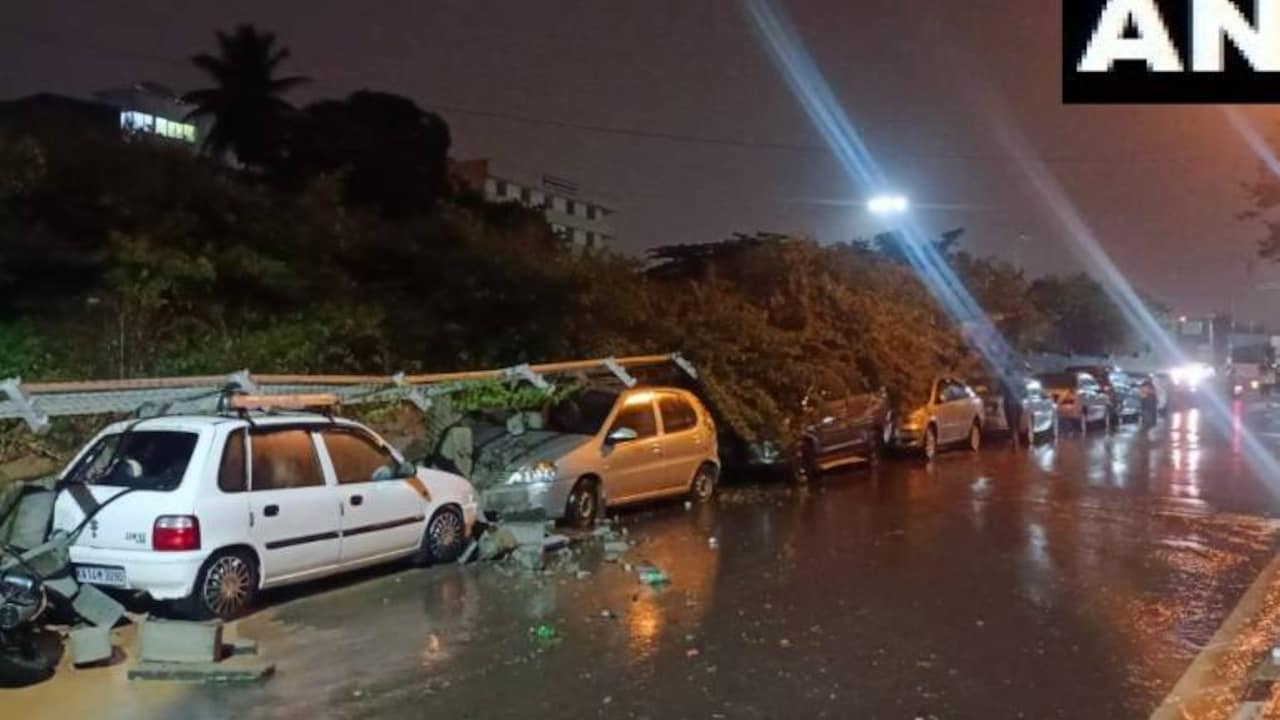 In Pics Heavy Rain Creates Havoc In Bengaluru Roads Flooded Cars in-pics-heavy-rain-creates-havoc-in-bengaluru-roads-flooded-cars