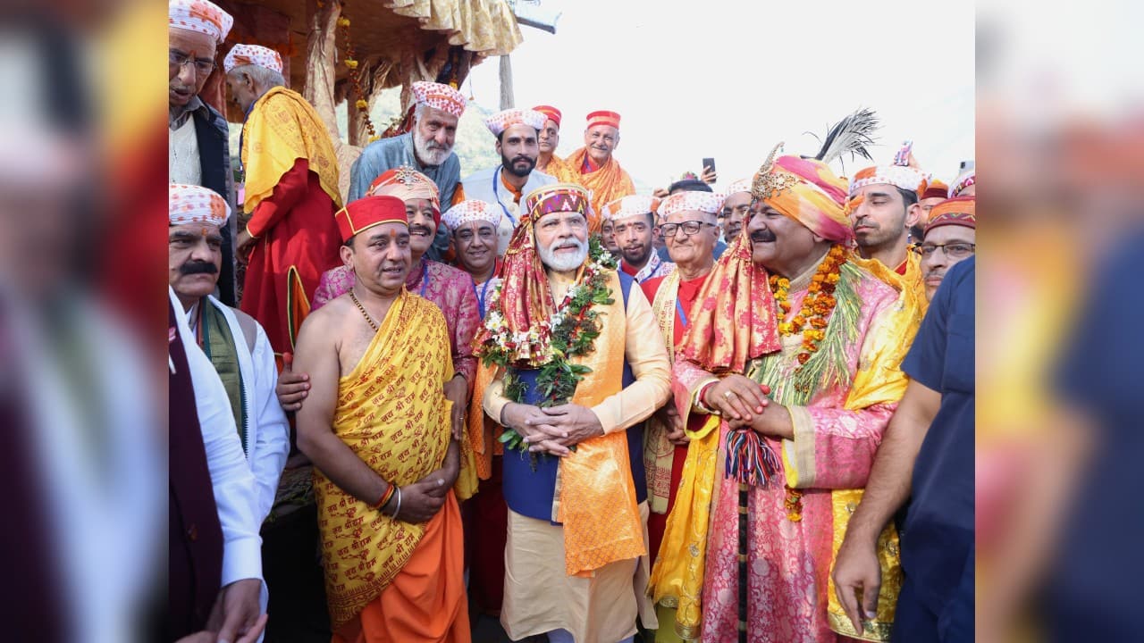 He received a warm welcome as he arrived for the International Kullu Dussehra Festival. The Prime Minister walked to the main attraction of the weeklong festival with thousands of other devotees and paid his obeisance to Bhagwan Raghunath. (Image: PIB) (With inputs from agencies)