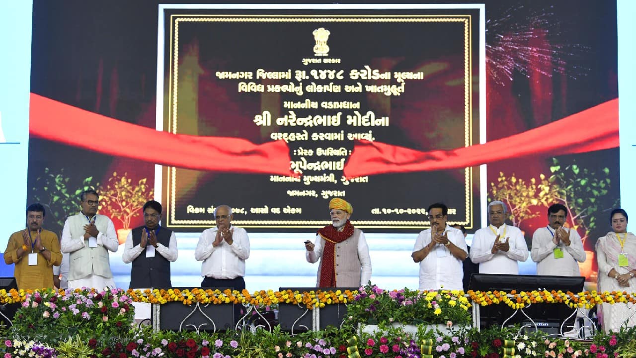 Modi Gujarat Visit: PM Lays Foundation Stone For Various Development ...