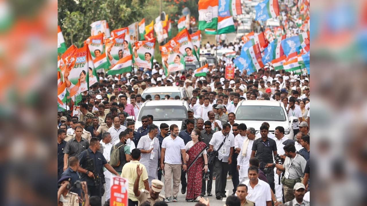 Sonia Gandhi Joins Rahul, Other Congress Leaders During 'bharat Jodo 