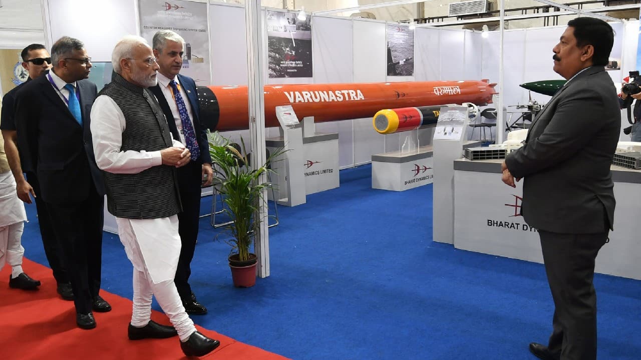 Under the terms of the deal, 16 C-295 aircraft are scheduled to be delivered between September 2023 and August 2025 in flyaway condition, while the remaining 40 aircraft will be manufactured at the Vadodara facility. In another first, “indigenous content in the planes will be the highest ever in India, and 96 per cent of the work that Airbus does in Spain will now be done at the new facility.” (Image: PIB)