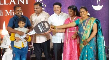 Chalani Jewellery owner Jayanthi Lal Chayanthi said his employees are like family to him. (Image credit: ANI)