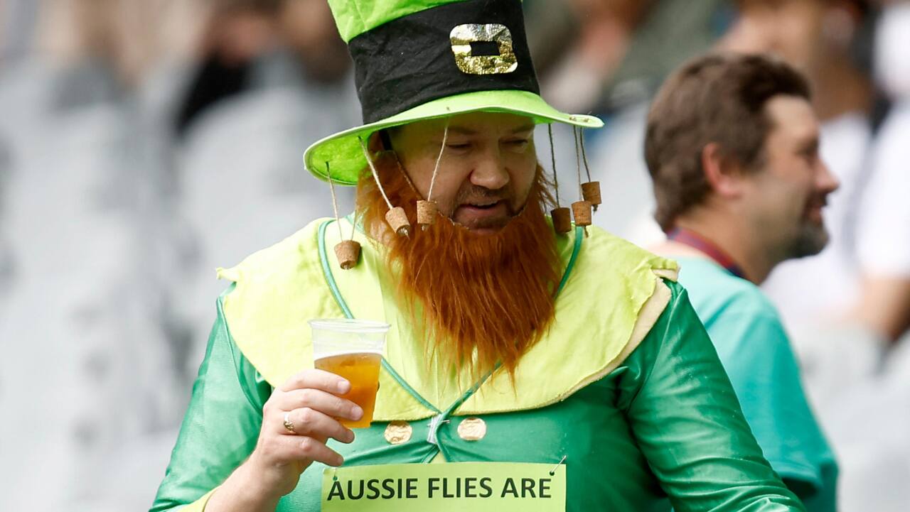 T20 World Cup: Irish fan's hilarious take on weather has Twitter in splits