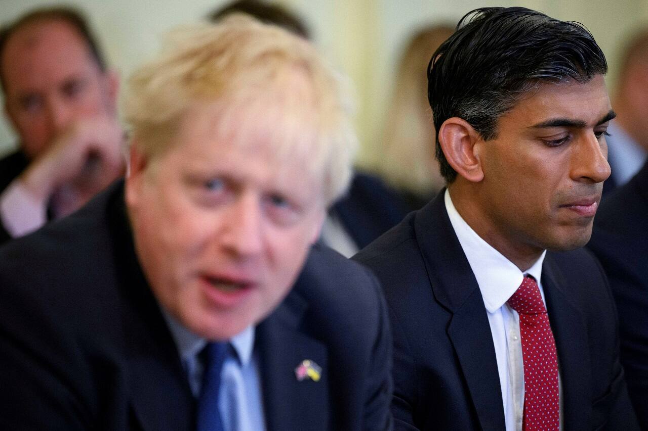 Boris Johnson and Rishi Sunak hold talks over UK leadership race