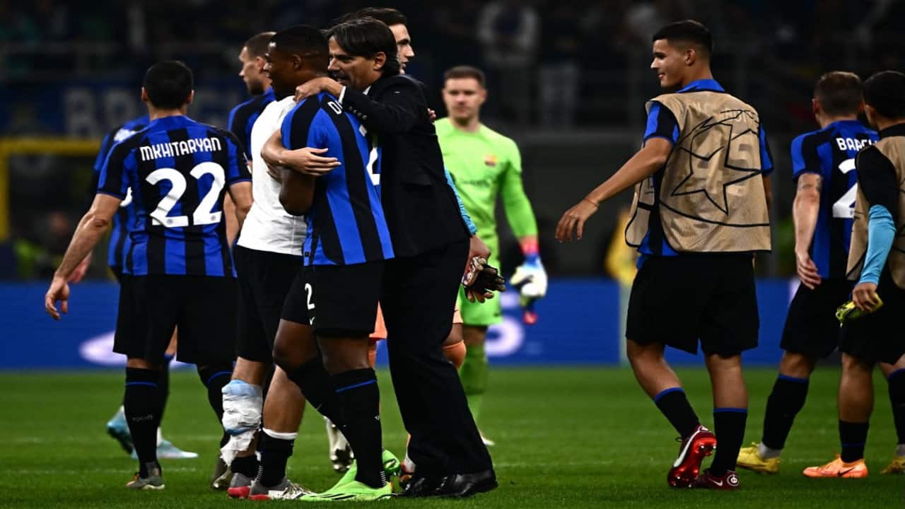 Champions League roundup: Barcelona downed, Ajax hit for six