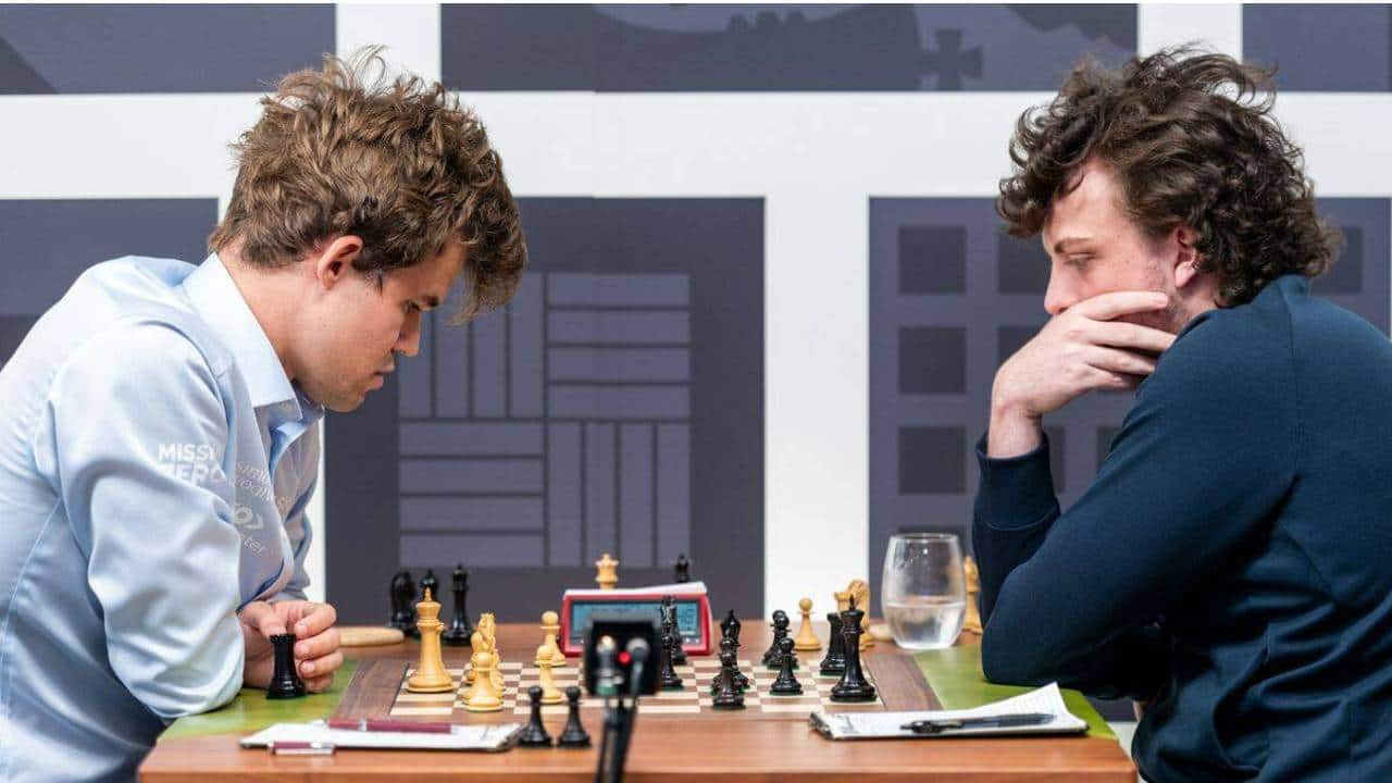 Magnus Carlsen vs Hans Moke Niemann, Quarter Final Game 1