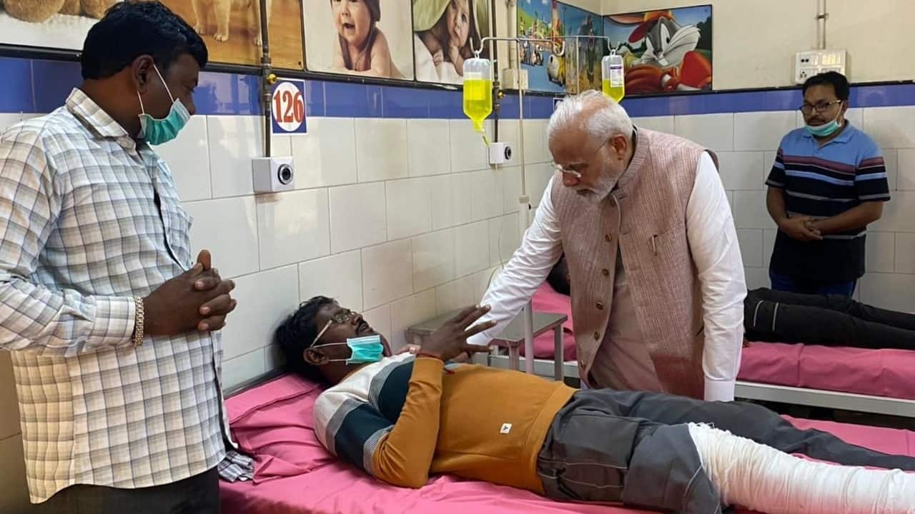 Prime Minister Narendra Modi, along with Gujarat CM Bhupendra Patel met the injured admitted to Morbi Civil Hospital. (Image: Twitter @ANI)