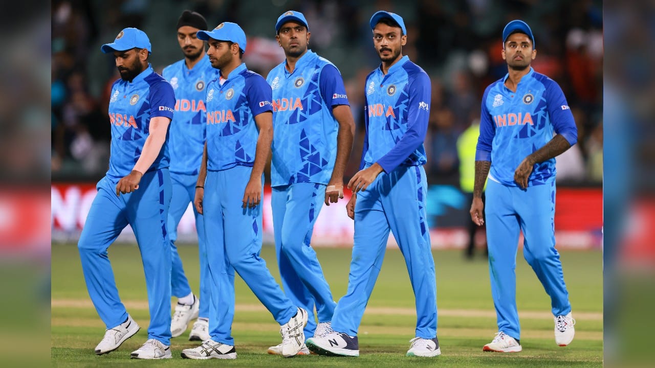 Bhuvneshwar Kumar gave away 25 runs in two overs. Mohammed Shami was taken for 39 in three overs. Ravichandran Ashwin gave away 27 in two overs. (Image: AP) Bhuvneshwar Kumar gave away 25 runs in two overs. Mohammed Shami was taken for 39 in three overs. Ravichandran Ashwin gave away 27 in two overs. (Image: AP)