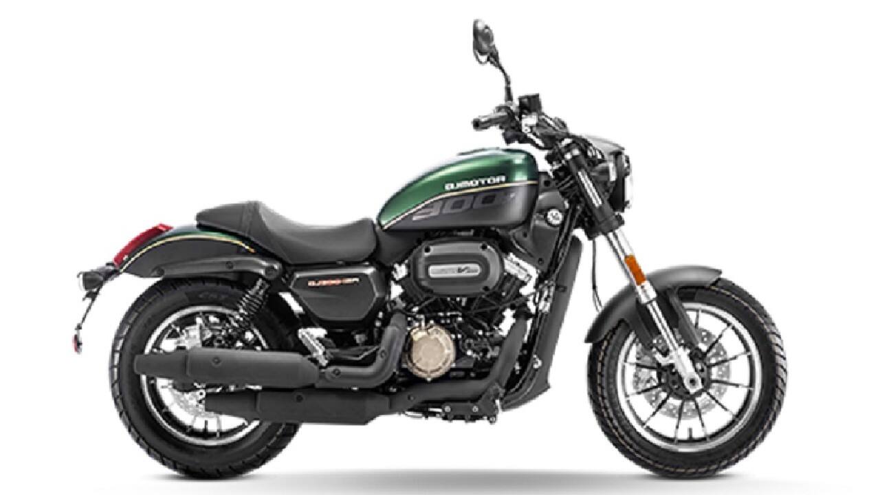 QJMotor | Benelli sister brand QJ Motor is all set to enter the Indian market this month with a total of four motorcycles complete with two retros and two modern bikes. The two retro bikes will be the SRC500 and SRC250. The similarities, however, end there. The SRC500 is a Benelli Imperiale 400-looking bike powered by a 480cc single-cylinder engine that produces 25.8 hp and 36 Nm. The SRC250 on the other hand sports its own design and comes with a 249cc twin-cylinder engine. Surprisingly enough, the twin is capable of only 17.7 hp of power and 26.5 Nm of torque. On the modern side of things is the SRK400. Taking on the likes of the KTM 390 Duke, the SRK400 is powered by a 400cc parallel-twin producing 41.5 hp and 37 Nm. And finally, we have the SRV300, a Harley-Davidson lookalike with a small engine. The 296cc V-twin is capable of producing 30.7 hp and 26 Nm. (Image source: QJMotor)