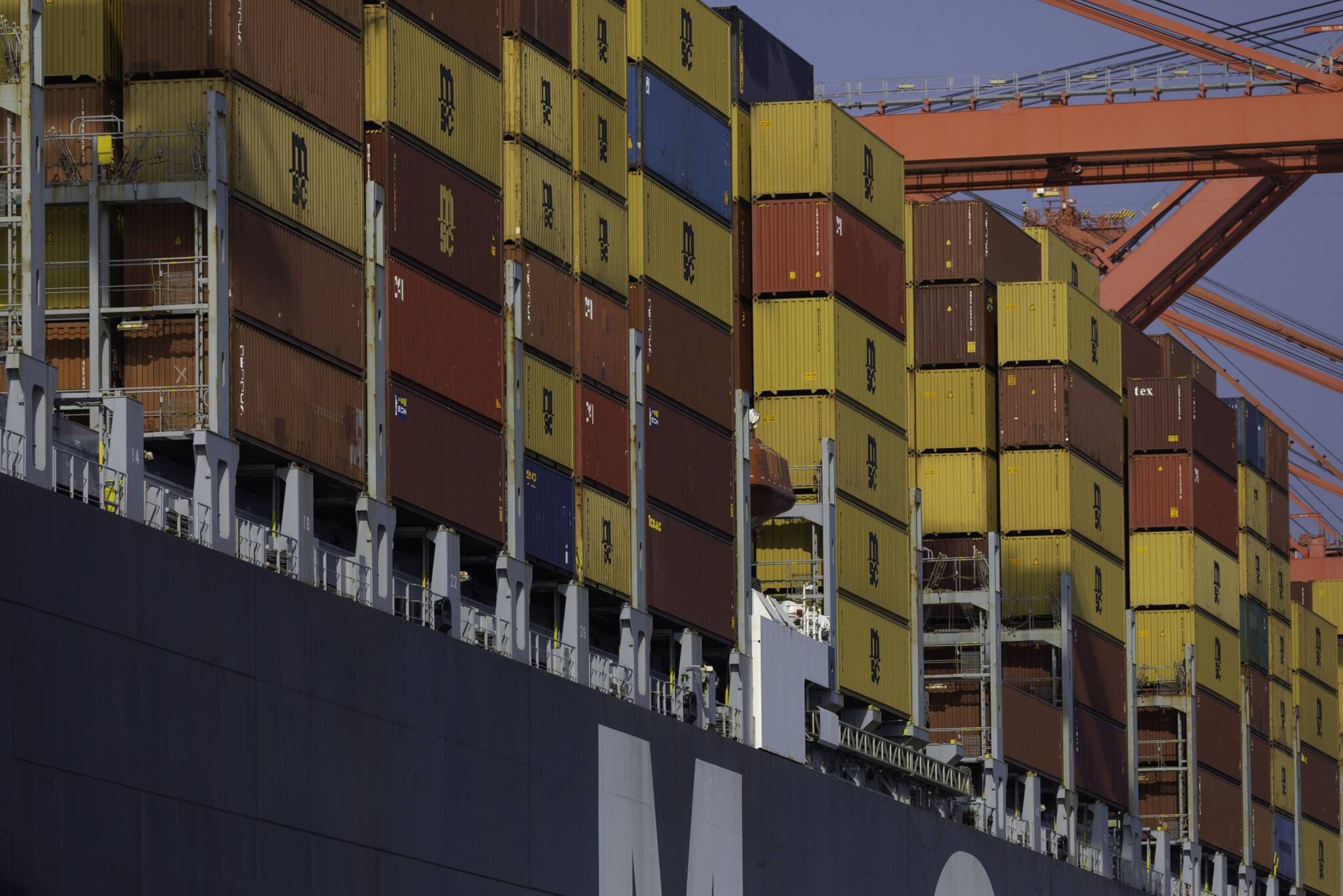 Global supply chains set for overhaul next year, HSBC poll shows